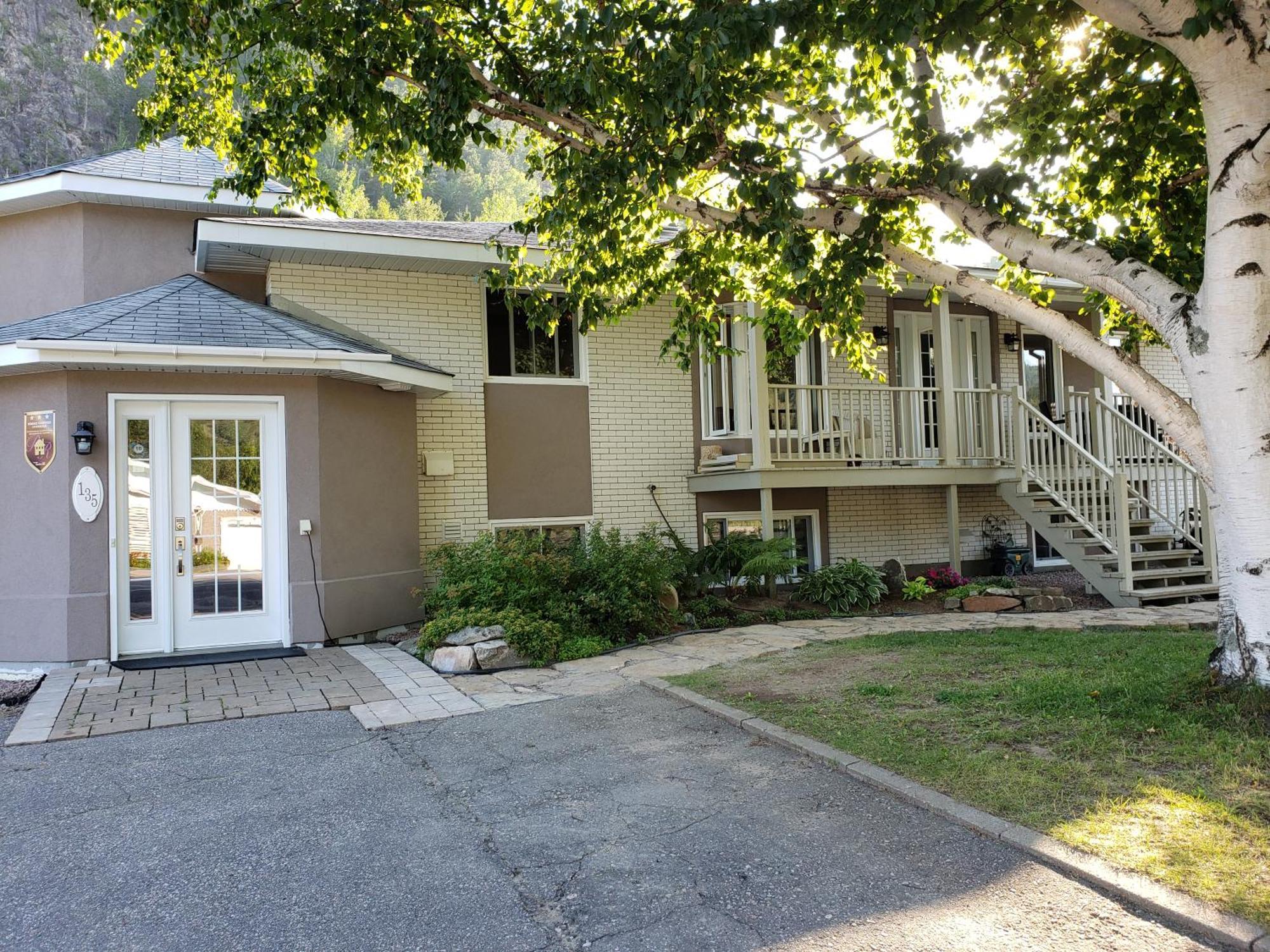 Residence Touristique Les Bouleaux Petit-Saguenay エクステリア 写真